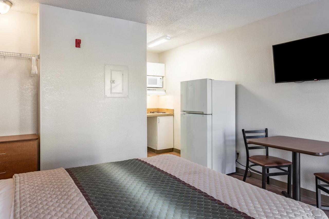 Hometowne Studios By Red Roof Nashville - Airport/Briley Pkwy Luaran gambar
