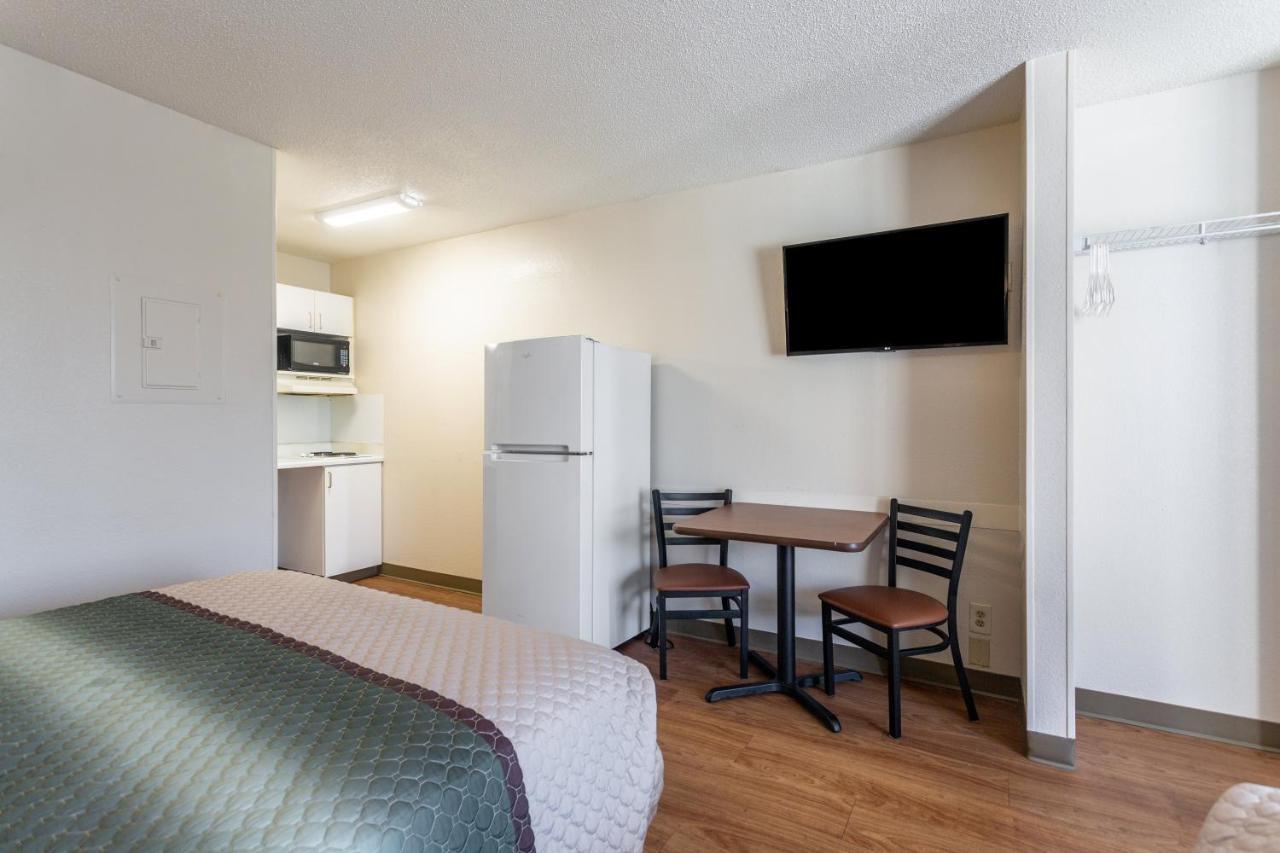 Hometowne Studios By Red Roof Nashville - Airport/Briley Pkwy Luaran gambar