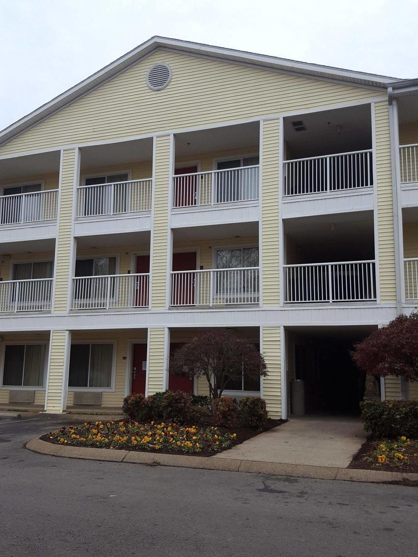 Hometowne Studios By Red Roof Nashville - Airport/Briley Pkwy Luaran gambar